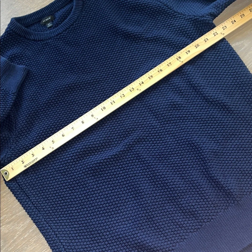 J Crew Men’s Cotton Checker Stitch Sweater in Navy size XL